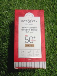 Dot & Key Strawberry Dew Tinted sunscreen
