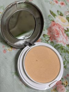 ME-ON Whitening Compact Powder