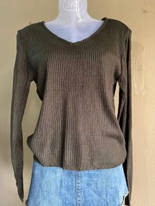 Olive Green V-neck Sweater 🎀