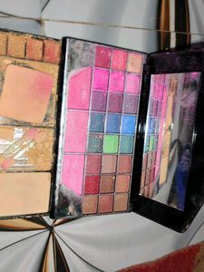T.Y.A Fashion Make-Up Kit
