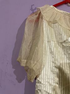 Cute Blouse With Button