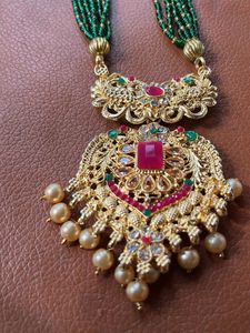 Elegant Green Beaded Necklace Set