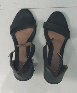Block Heels👠🖤