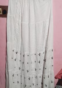 Wight cotton skirt
