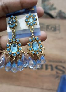 pair of 2 Earrings