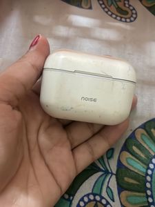 Noise Earbuds With Charging Case