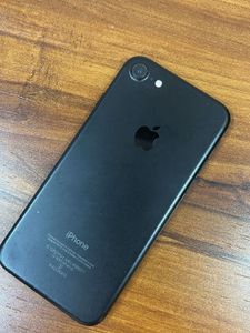iPhone 7 - Black - Good Condition!