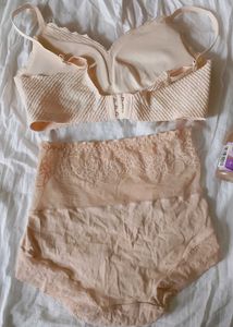 branded penty and braa set.