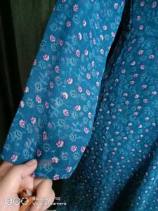 Blue Floral Print Wrap Dress 🌸