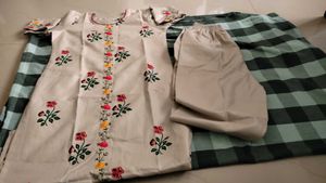 Never Worn New Floral Embroidered Kurta Set