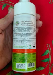 Mama Earth Vitamin C Face Wash