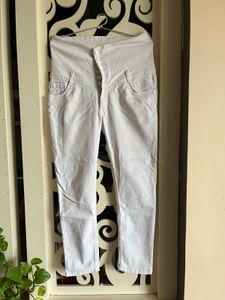 White High-Waisted Jeans
