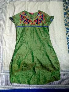 Kurta Kardana Work On Chest