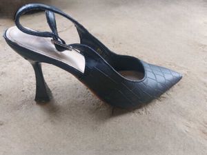 Women&#39;s Black Heels (3 Inches)
