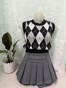 H&M Argyle Knit Vest ❤️