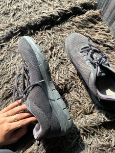 Skechers Shoes In Good Condition