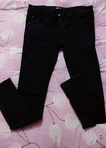 Slim Fit stretchable Women Jeans.