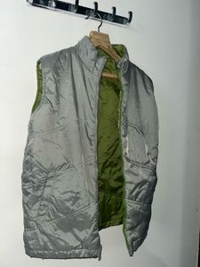 Sleeveless Double Sided Puffer Vest (green & grey)