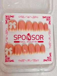 Sponsor 12 Pieces Of Fake Nails With Kit