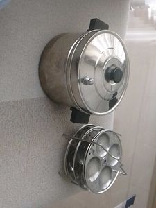 Idli Makers With Stand and Plates