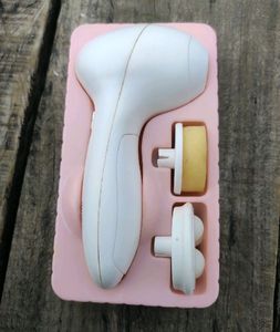 Lakme Absolute Perfect Radiance Face Massager