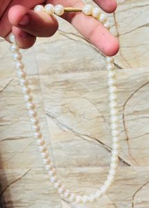 Elegant Faux Pearl Necklace