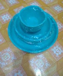 Vibrant Blue Dinnerware Set