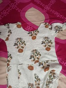 Off White Flower Design Kurti