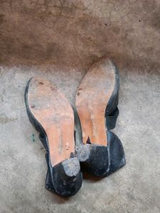 2 Heels 👠👠