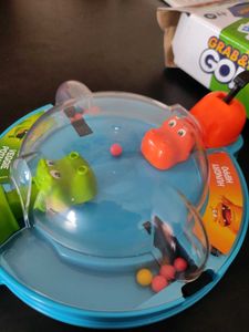 HASBRO Hungry Hippos Game - Grab and Go