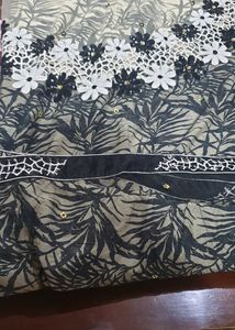 Silk Saree In Base And Net Pallu