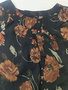 Harpa Floral Top