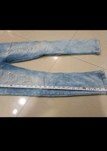 Skinny Jeans With Knee Pattern