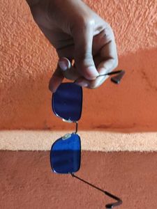 blue 🔵 sunglasses 😎