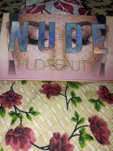 Huda Beauty Eyeshadow