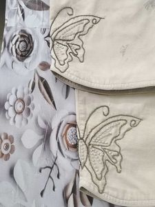 Butterfly Embroidered Capri Pants