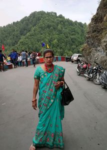 कढ़ाई वाली साड़ी धागे की कढ़ाई पूरी साड़ी पर