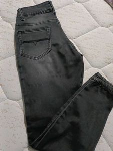 Black Skinny Fit Jeans For Women