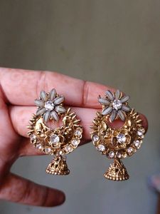 Golden jhumke earring