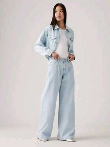 Wide Leg Light Wash Jeans