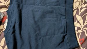 winter wear sweatshirt. no offer