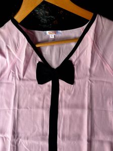 Cute bow pink top