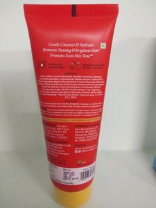 Aqualogica Detan Smoothie Facewash