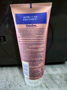 Vaseline Gluta-Hya Lotion