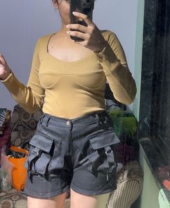 Baesic Ribbed Top! Size S