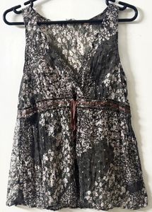 Floral Print Sleeveless Top