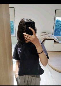 Trendy Black Crop T-Shirt