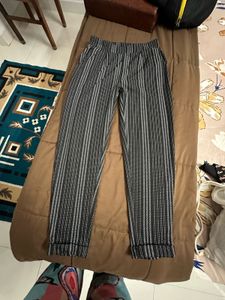 Chic Striped Women&#39;s Jeans &amp; Pants