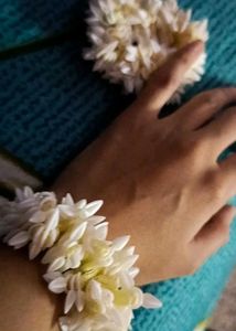 Gajra Fake Flowers Bracelet