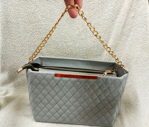 🆕 Beautiful Grey 🏵️ Sling Bag Only In ₹350